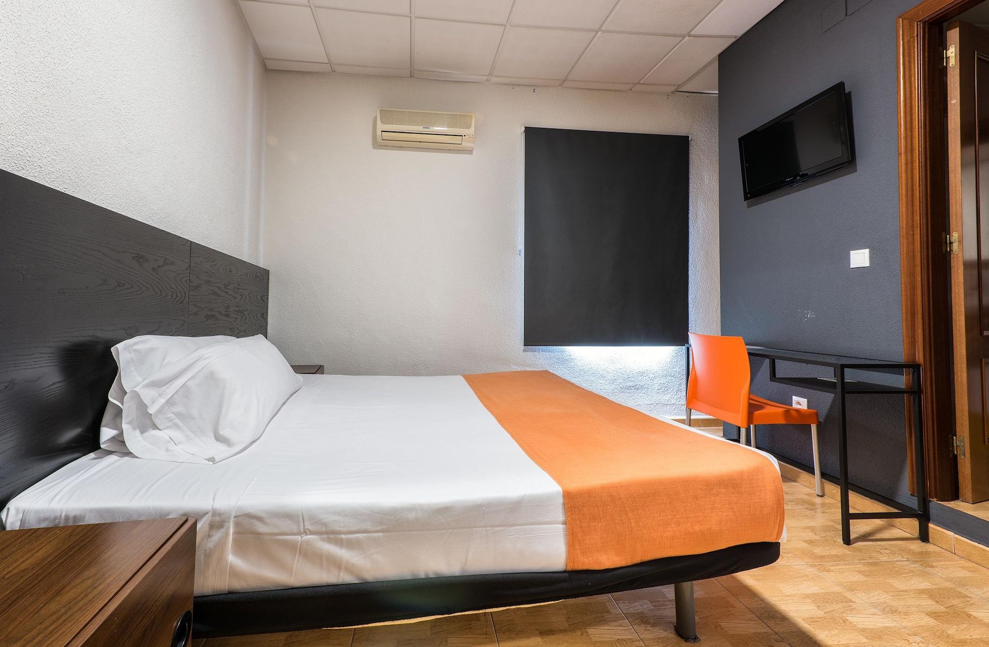 Kubik Hotel Касерес Экстерьер фото