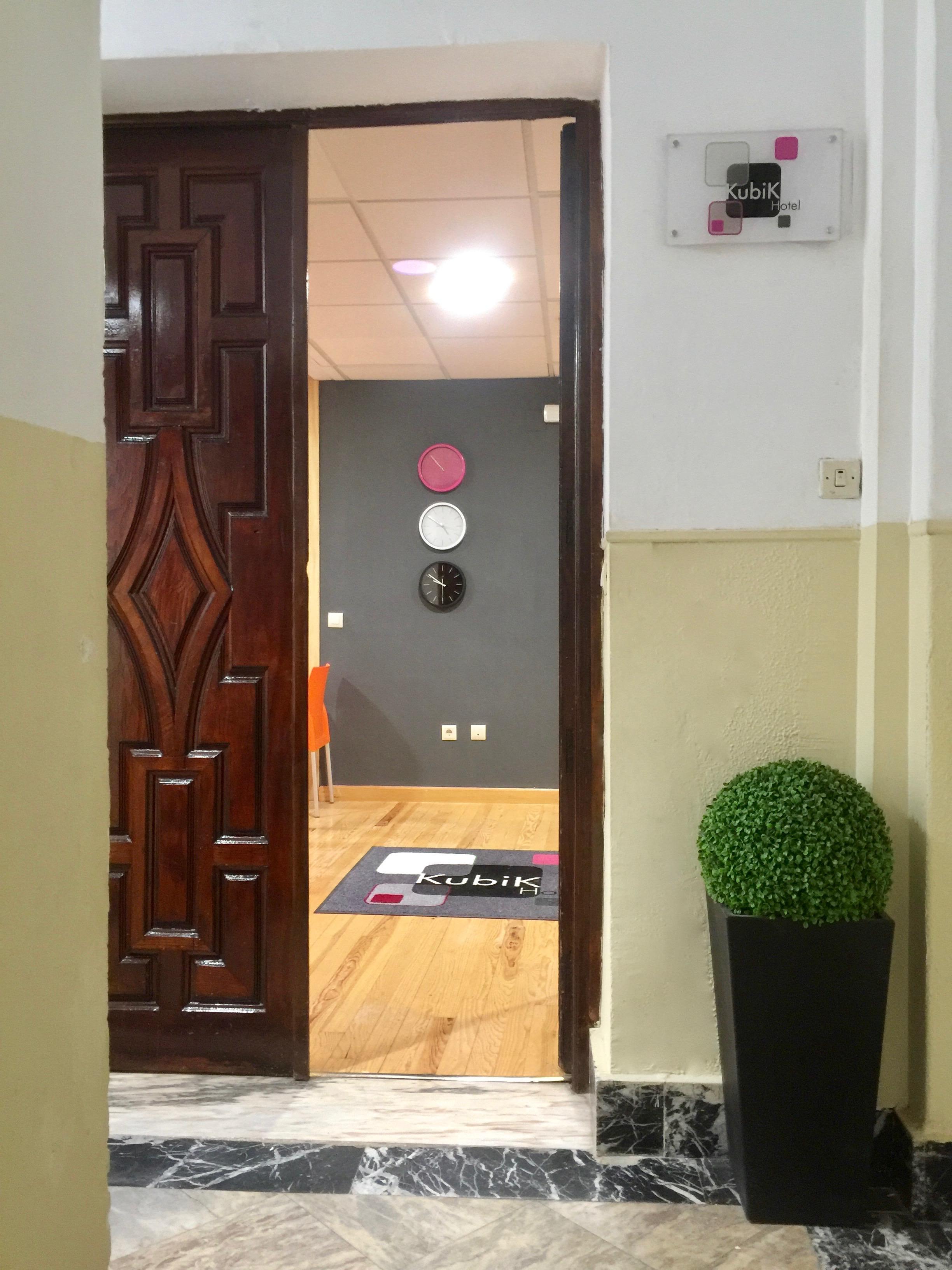 Kubik Hotel Касерес Экстерьер фото
