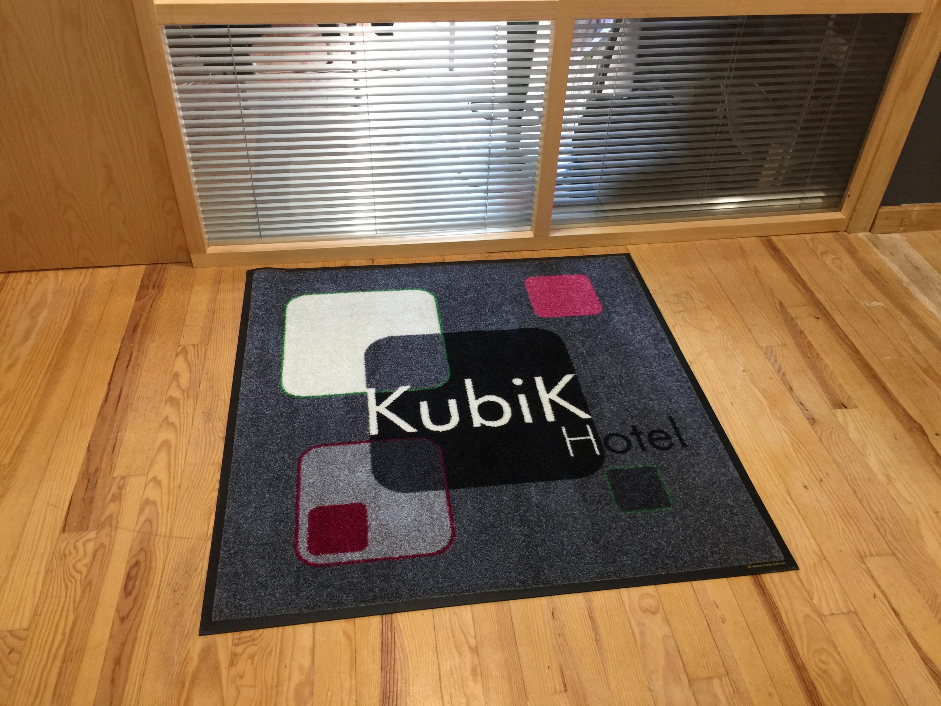Kubik Hotel Касерес Экстерьер фото