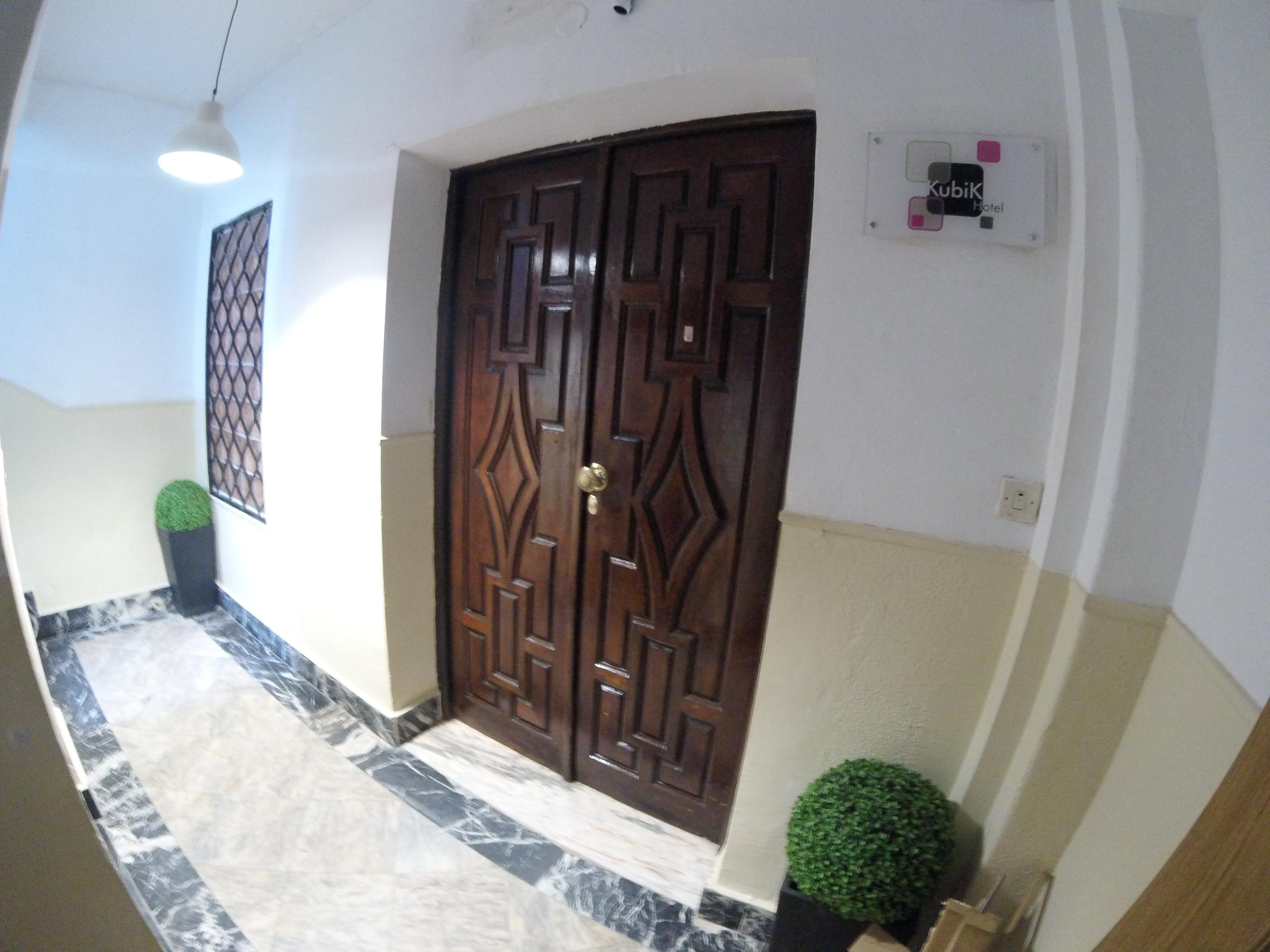 Kubik Hotel Касерес Экстерьер фото