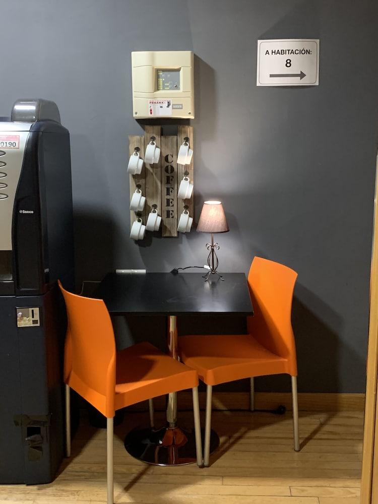 Kubik Hotel Касерес Экстерьер фото
