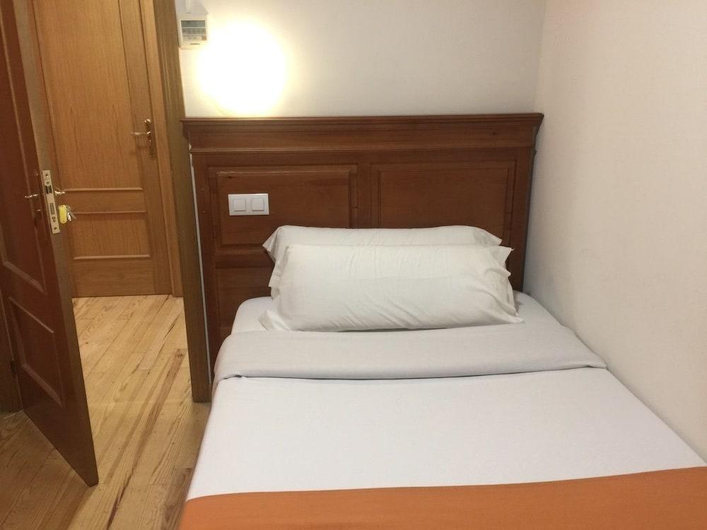 Kubik Hotel Касерес Экстерьер фото