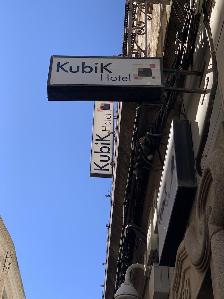 Kubik Hotel Касерес Экстерьер фото