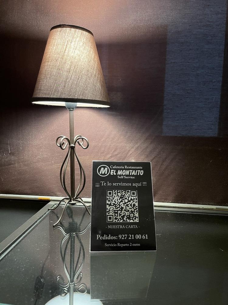 Kubik Hotel Касерес Экстерьер фото